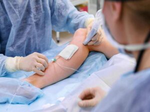 بهترین دکتر واریس در تهران | جراح و متخصص واریس پا